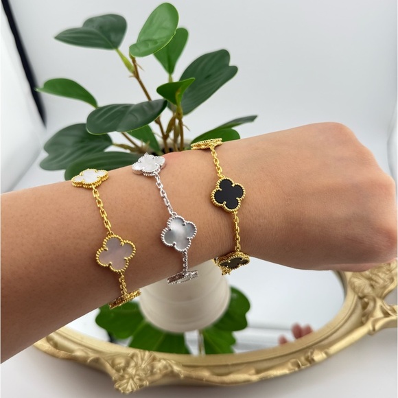 Lucky Alhambra Clover Bracelet – Silver Tone with Logo - Picture 5 of 8